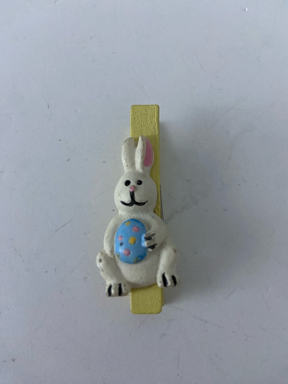 Easter bunny magnet